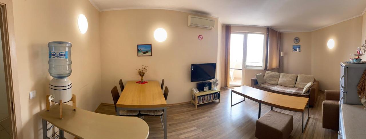 First Line Apartment At Obzor Bagian luar foto