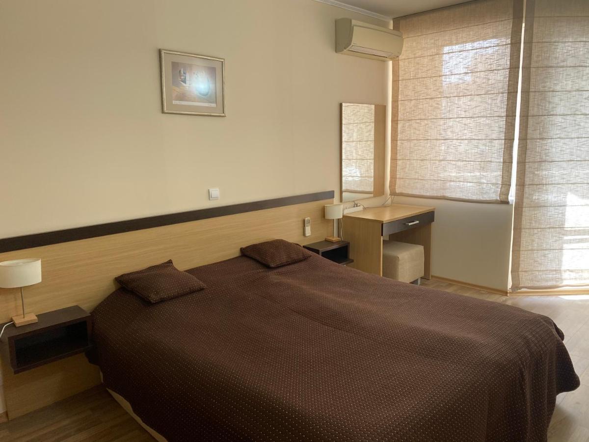 First Line Apartment At Obzor Bagian luar foto
