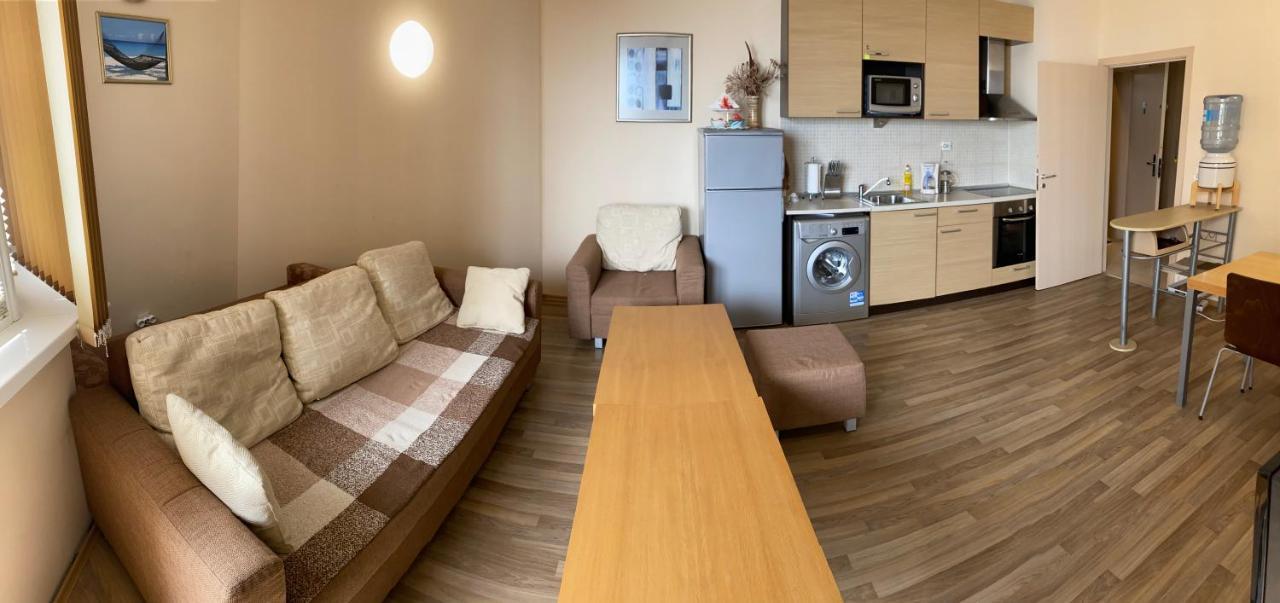 First Line Apartment At Obzor Bagian luar foto