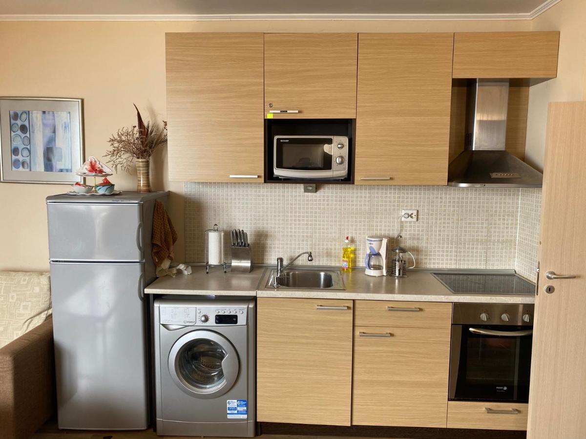 First Line Apartment At Obzor Bagian luar foto