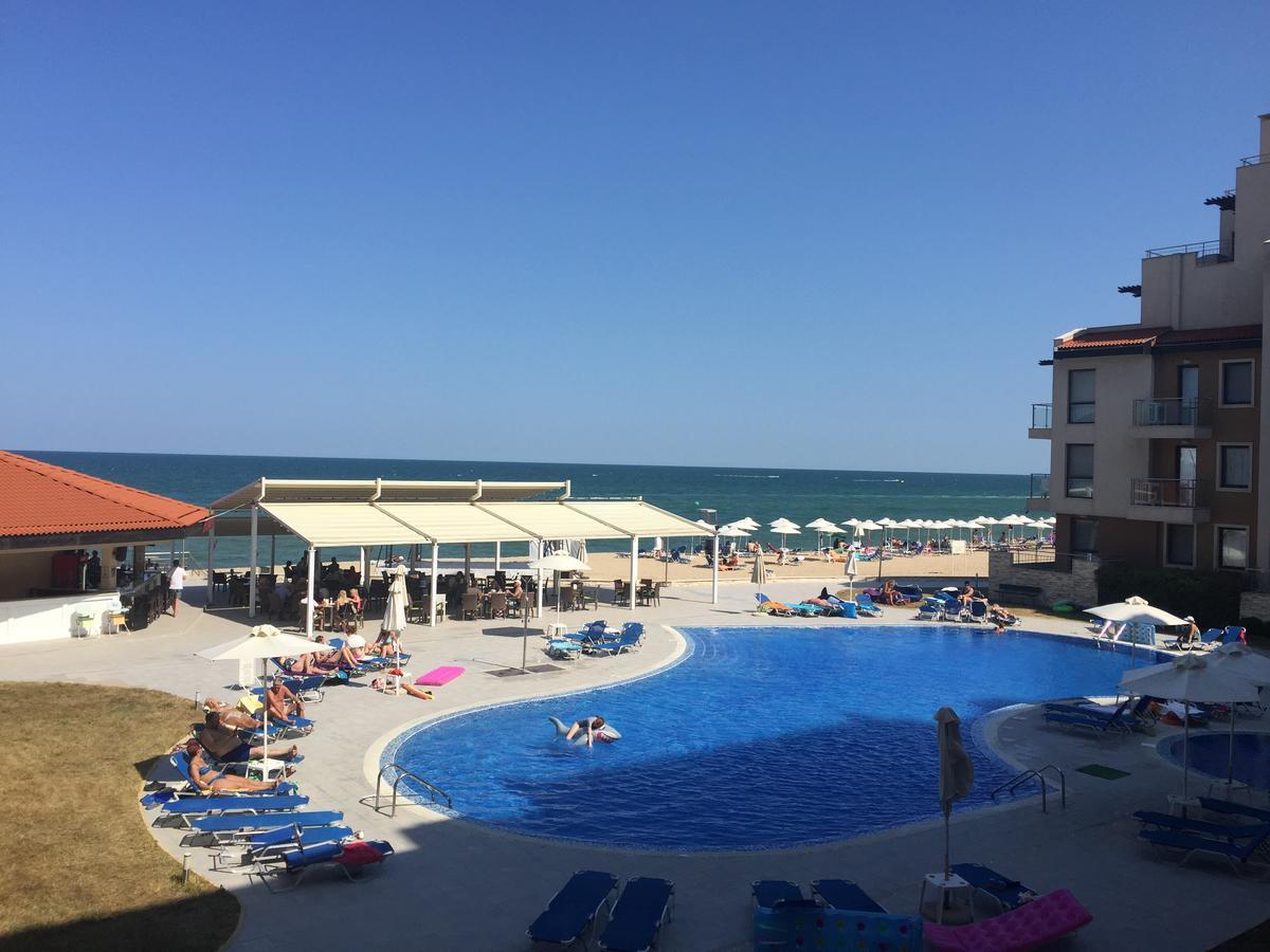 First Line Apartment At Obzor Bagian luar foto